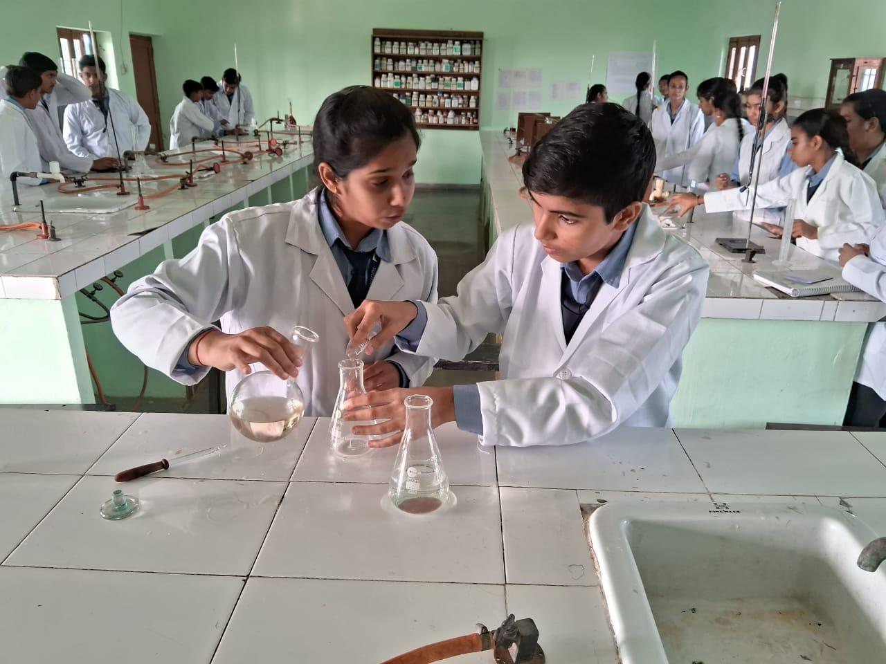 Chemistry Lab, Sir Chhoturam Modern Sr. Sec. School (SCRM School)